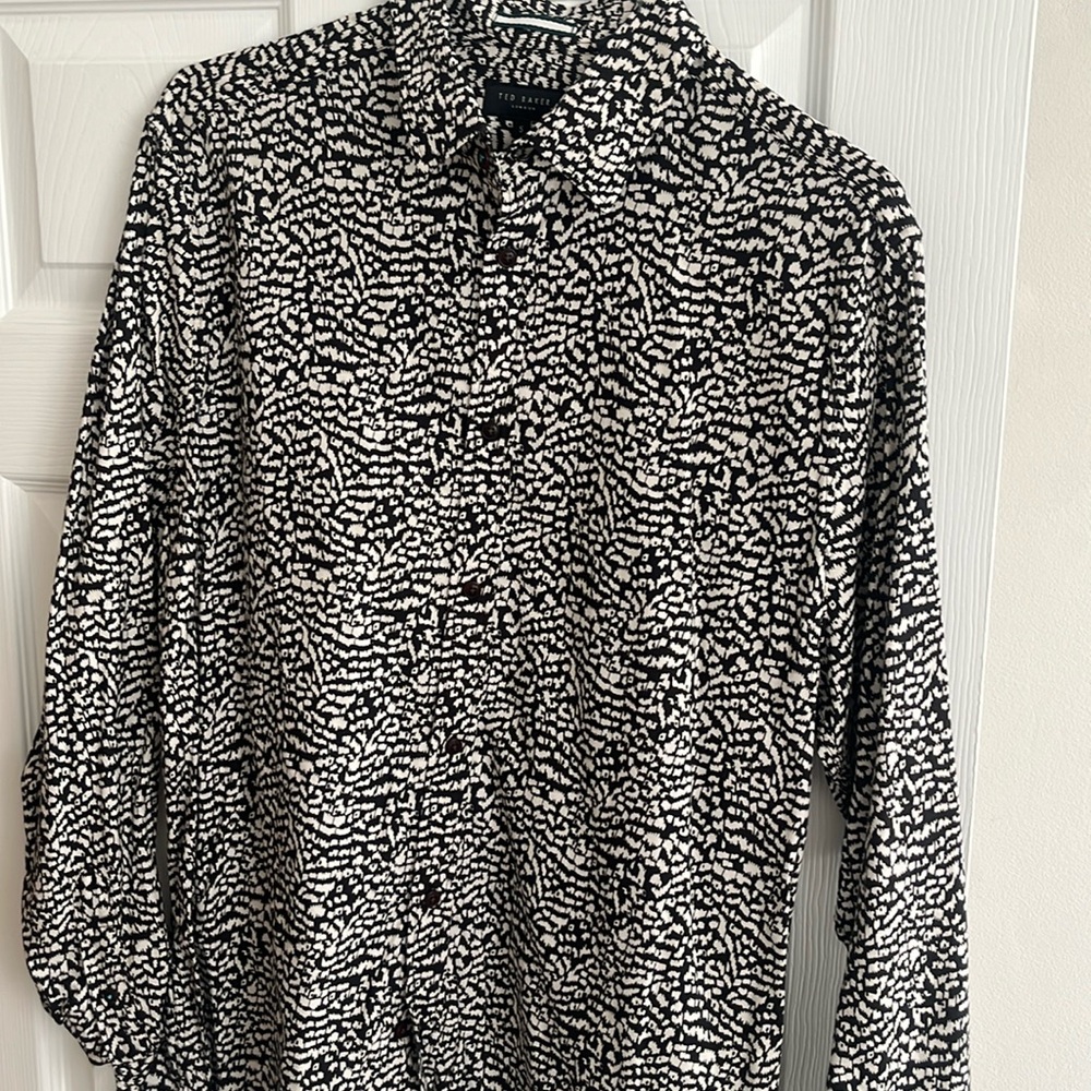 Ted Baker Long Sleeve Button Up Size 5 (approx XL)